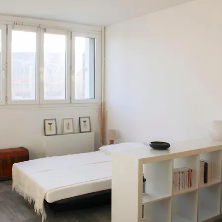 아파트 Spacious T1 With Wifi Near Paris *